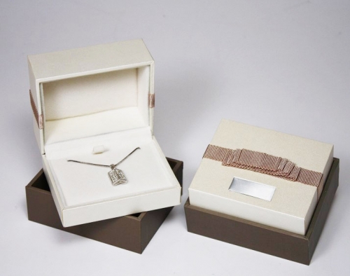 China Manufacturers Wholesale FSC Paper Boxes Ring Custom Gift Jewelry Box